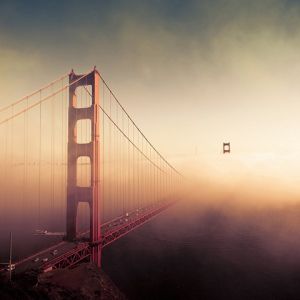 Ponte Golden Gate nella nebbia