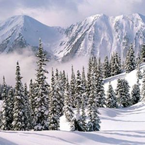 Paesaggio Montano Innevato