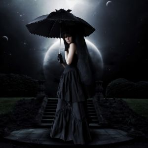Donna Misteriosa con Ombrello
