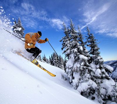 Sci di Avventura nelle Montagne Innevate - wallpaper preview