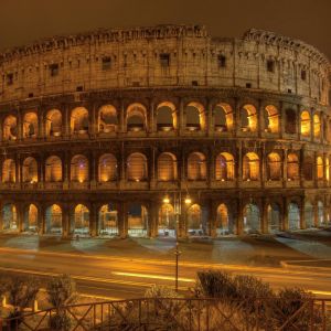 Colosseo di Notte