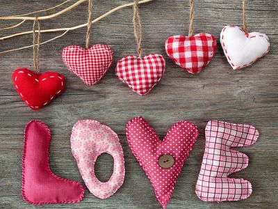 Decorazione Colorata di Cuori d'Amore - wallpaper preview