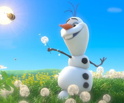 Olaf di Frozen in un Campo Soffice