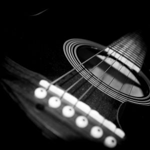 Primo Piano di Chitarra Acustica