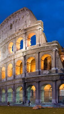 Colosseo di Notte