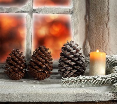 Pigne di Natale e Candela - wallpaper preview
