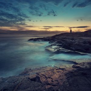 Faro Sereno al Tramonto