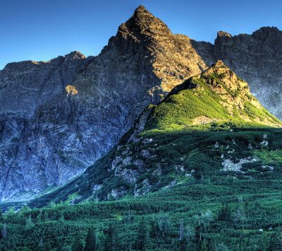 Paesaggio montano maestoso - wallpaper preview