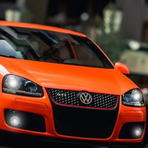 Volkswagen GTI in Arancione Vivo