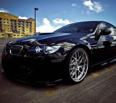 Elegante BMW Nera - wallpaper preview