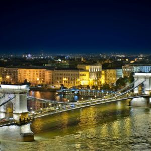 Ponte delle Catene di Budapest di Notte