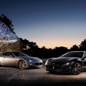 Auto Maserati al tramonto