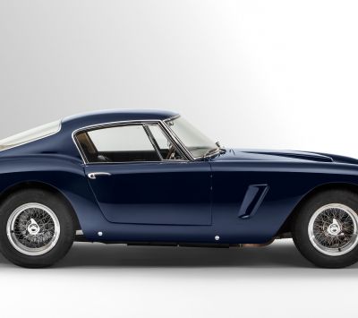 Auto Sportiva Blu Classica - wallpaper preview