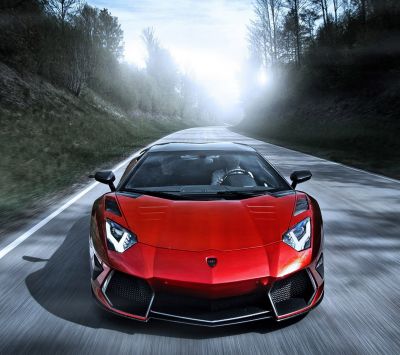 Lamborghini Aventador sulla strada - wallpaper preview