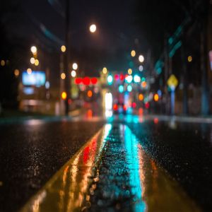 Strada Notturna Sotto la Pioggia